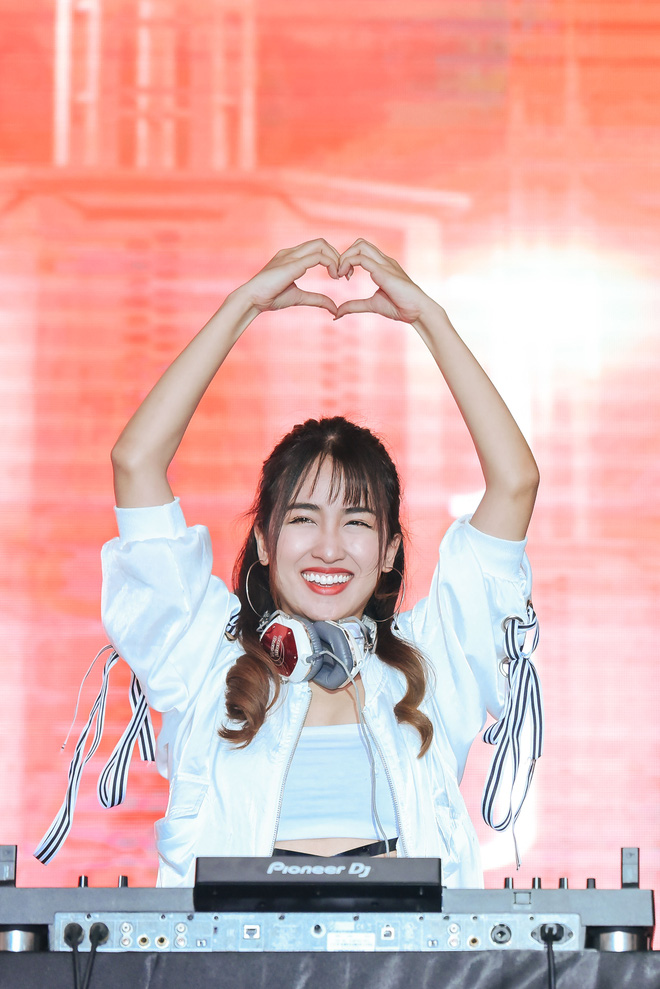 trang moon quay het minh cung mc phan anh