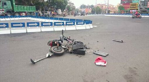 hai duong nam hoc sinh may man thoat chet sau khi bi xe tai dam