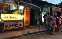 chu cua hang o hue trinh bao bi nam thanh nien di xe exciter cuop 6 chi vang