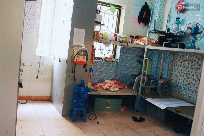 chuyen ban cung phong dan nguoi yeu ve ngu qua dem noi kho xu oai oam chang biet to cung ai