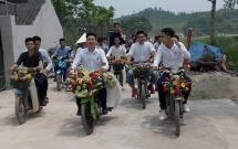 xon xao dam cuoi ruoc dau bang xe cub doc dao o nghe an