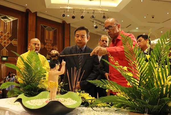 haufo va dai su quan 7 nuoc mung tet co truyen mot so nuoc chau a