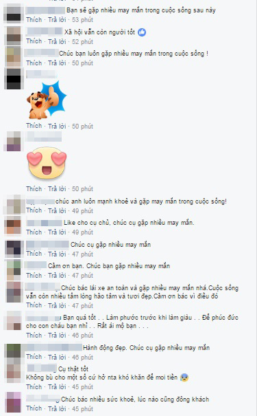 hanh dong dep moi ngay tai xe taxi cho mien phi cap vo chong cung dua con nho dang bi om luc to mo sang