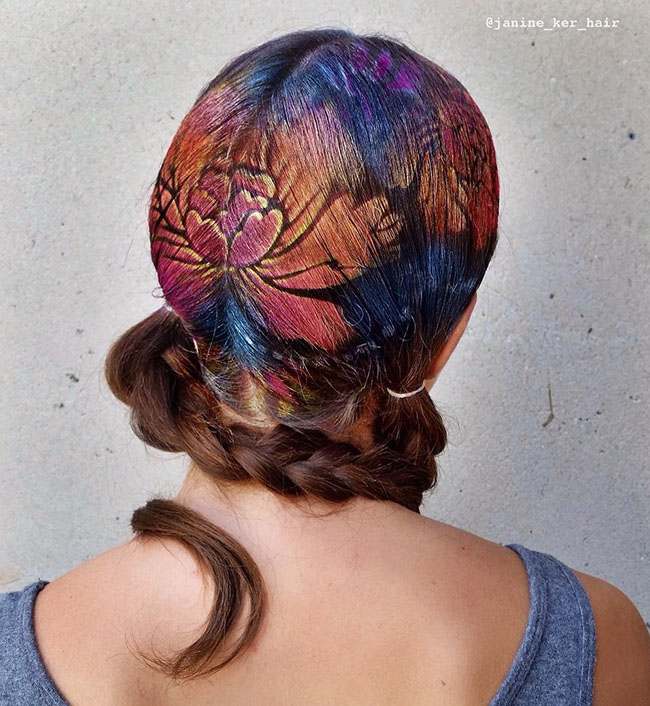 ngam nhung buc tranh ve tren toc ban se ngo minh dang lac vao trien lam nghe thuat