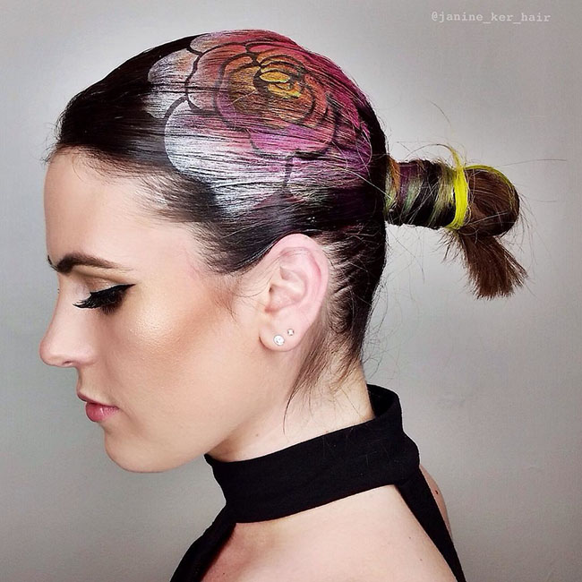 ngam nhung buc tranh ve tren toc ban se ngo minh dang lac vao trien lam nghe thuat