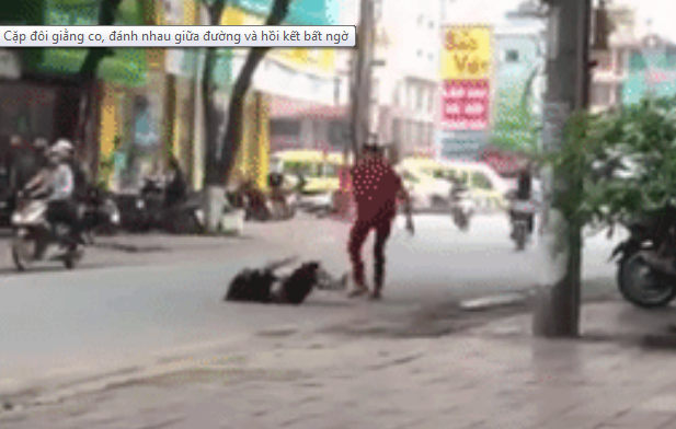 clip danh nhau la lung nhat nam vat lon giang co giua duong chan che roi chang lai cong nang ve nha