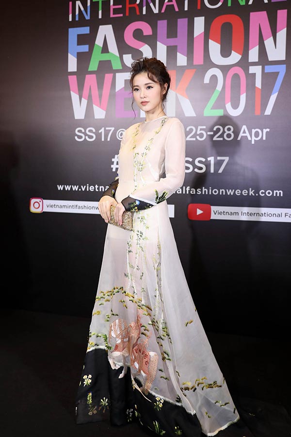 midu xuat hien tuoi tan sau nghi van phau thuat tham my