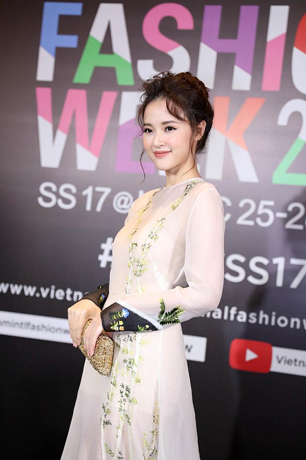 midu xuat hien tuoi tan sau nghi van phau thuat tham my