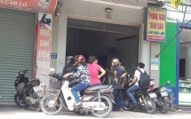 hoang hot phat hien nguoi dan ong tu vong trong tu the treo co tai nha nghi