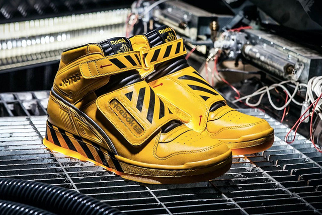 reebok ra mat 2 mau giay an tuong lay cam hung tu bo phim alien