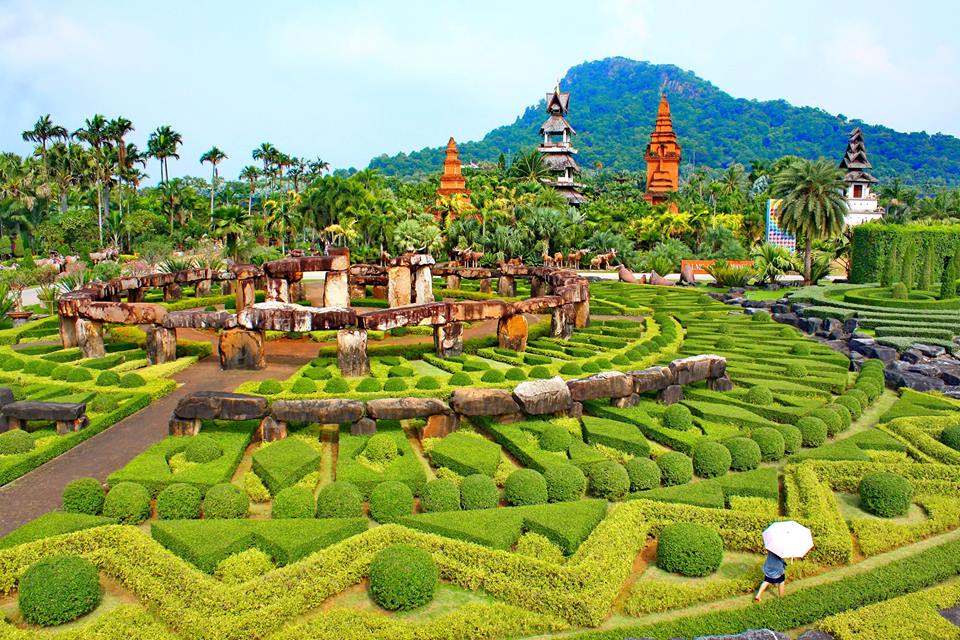 nong nooch vuon thuc vat quanh nam xanh mat o thai lan