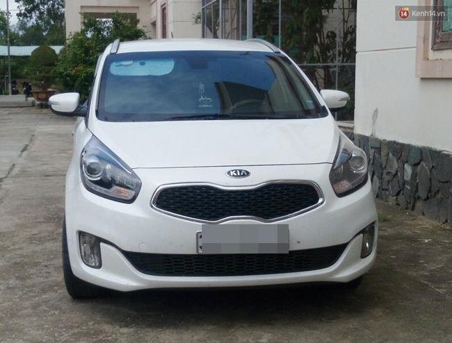 tai xe dieu khien o to tong nga thai phu roi tang ga bo chay