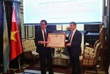 trao tang huan chuong huu nghi cua chu tich nuoc cho cuu dai su argentina tai viet nam