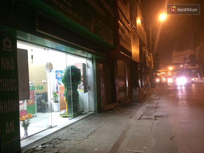 ha noi nghi van nguoi dan ong cuop xe range rover bo chay dam vao 2 nguoi cung hang loat xe may