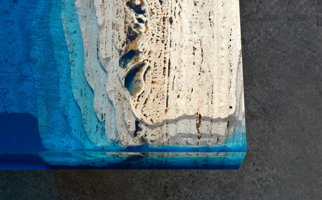 latable chiec ban ca phe dac bie t mang hoi tho cua bien ca va o trong nha ba n