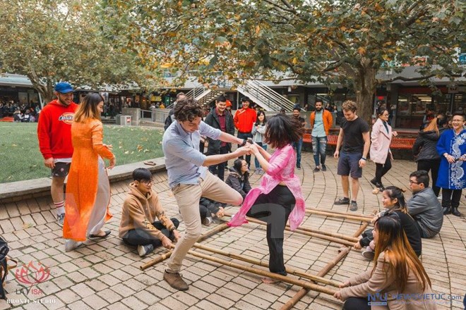 bua tiec van hoa cua sinh vien viet nam tai australia