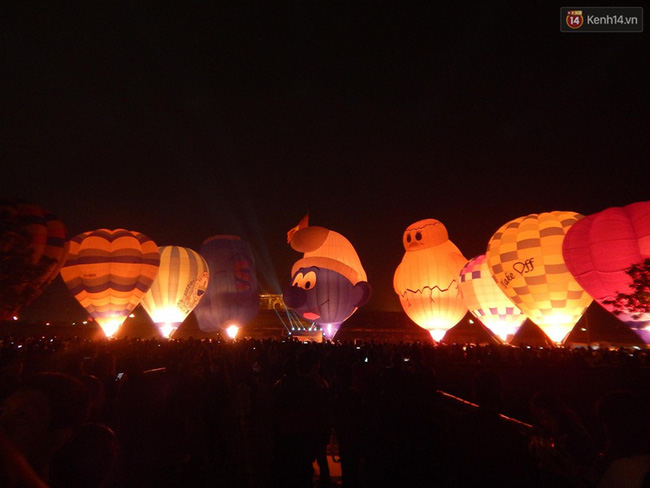 khinh khi cau khong lo ruc sang tren bau troi co do hue
