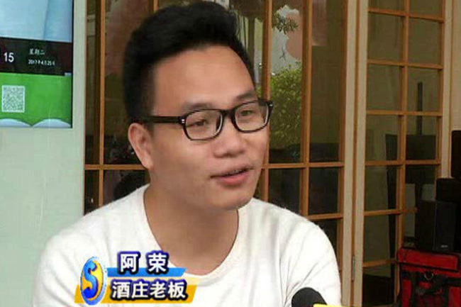 trot yeu co chu hang an xinh dep ong chu khach san nguyen ung tuyen lam nhan vien phuc vu