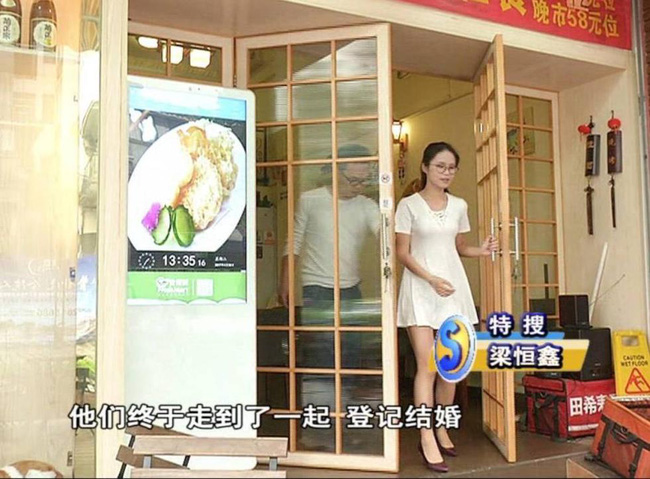 trot yeu co chu hang an xinh dep ong chu khach san nguyen ung tuyen lam nhan vien phuc vu