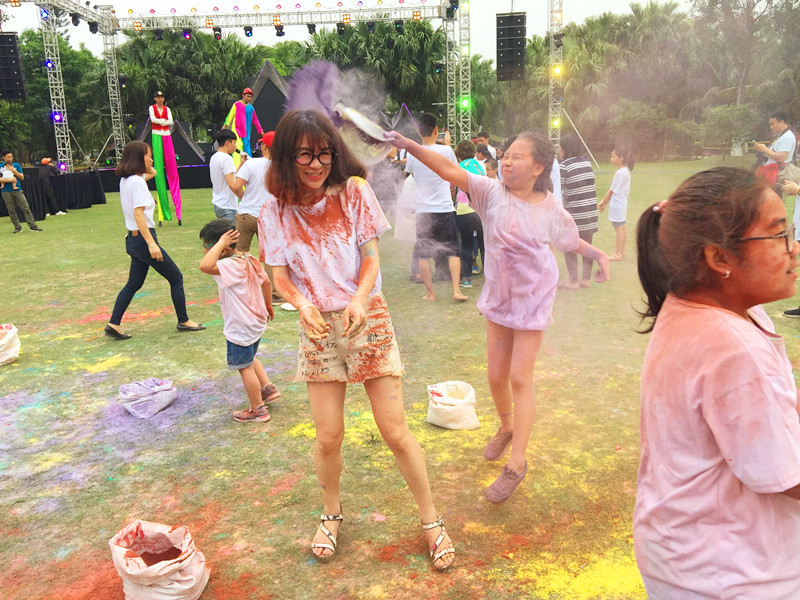 doc dao le hoi sac mau color fest 2018 cua nguoi an do tai ha noi
