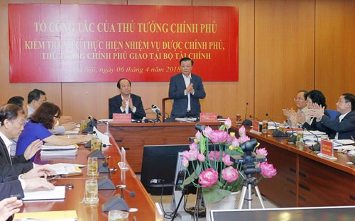 bo truong bo tai chinh se cat giam 50 cac don vi thue hai quan kho bac