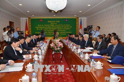 quoc hoi viet nam chuyen giao chuc chu tich appf cho quoc hoi campuchia