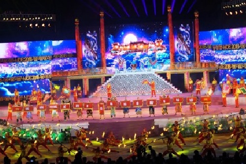 festival hue 2018 khai mac voi man nghe thuat hoanh trang