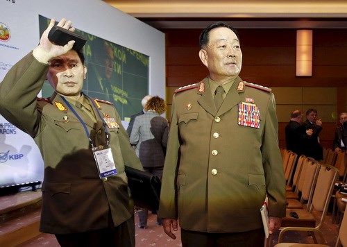 kim jong un xu tu bo truong quoc phong bat ngo va nghi ngai