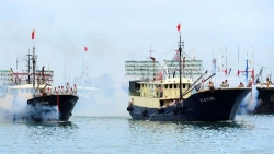 trung quoc lai ngang nhien ra lenh cam danh bat ca o bien dong