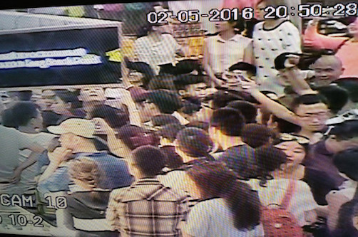 khach trung quoc gay nao loan o san bay cam ranh