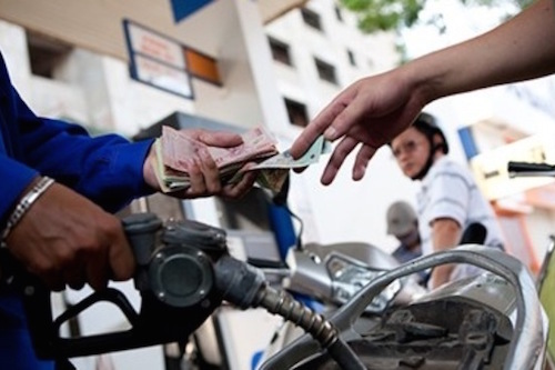 gia xang tang 650 donglit tu 15 gio chieu 55