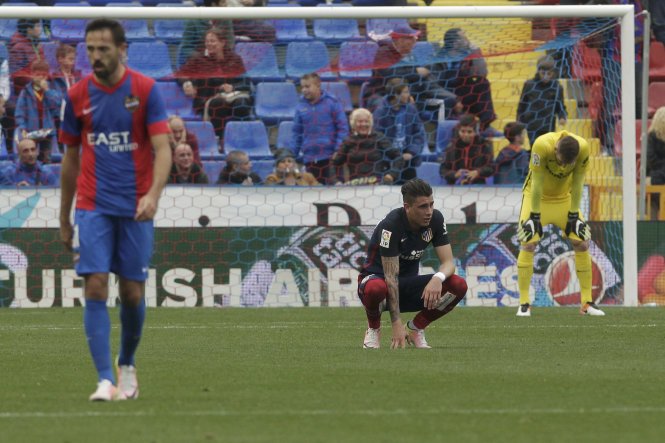 atletico dau hang real tranh ngoi vuong voi barcelona