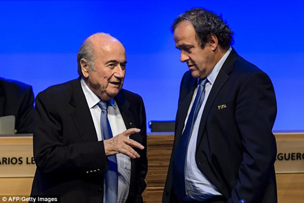 khang cao bat thanh platini tuyen bo tu chuc chu tich uefa