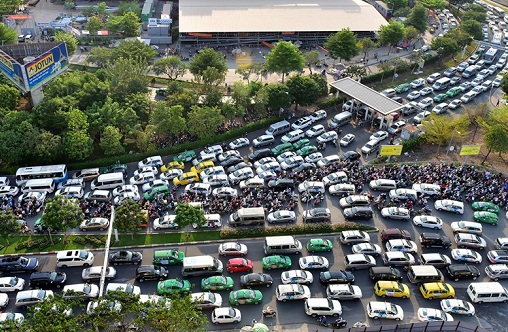 de xuat lam cau vuot va ham chui vao san bay tan son nhat