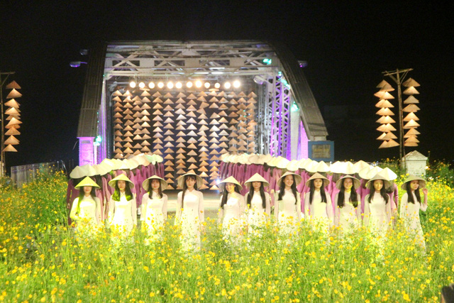 lan dau tien to chuc le hoi ao dai tai festival nghe truyen thong