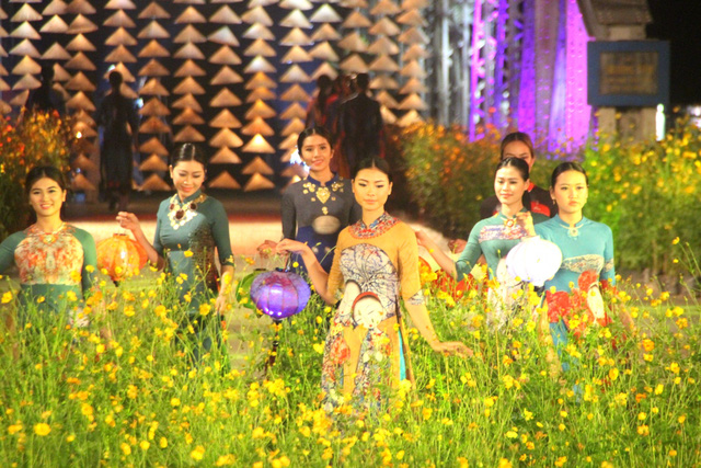 lan dau tien to chuc le hoi ao dai tai festival nghe truyen thong