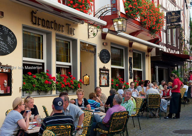 tiem ca phe va wifi mien phi tu cau chuyen phuc long nhin ve van hoa dung internet cong cong tai nuoc ngoai