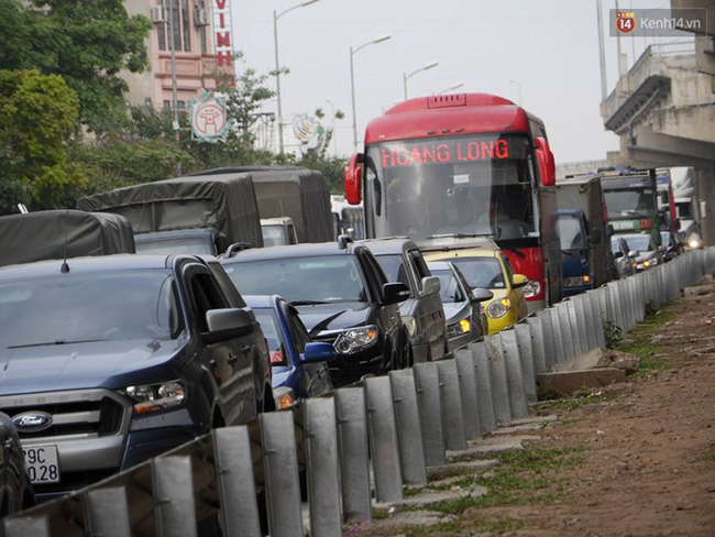 ket thuc 4 ngay nghi le nguoi dan linh kinh do dac quay lai ha noi va sai gon
