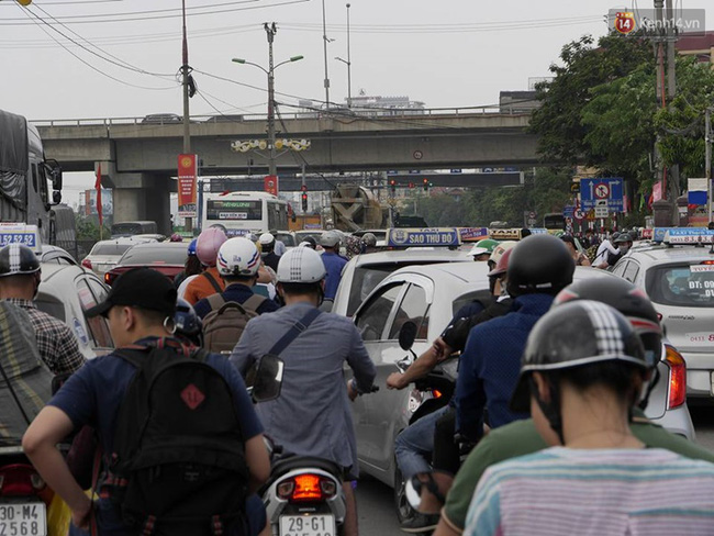 ket thuc 4 ngay nghi le nguoi dan linh kinh do dac quay lai ha noi va sai gon