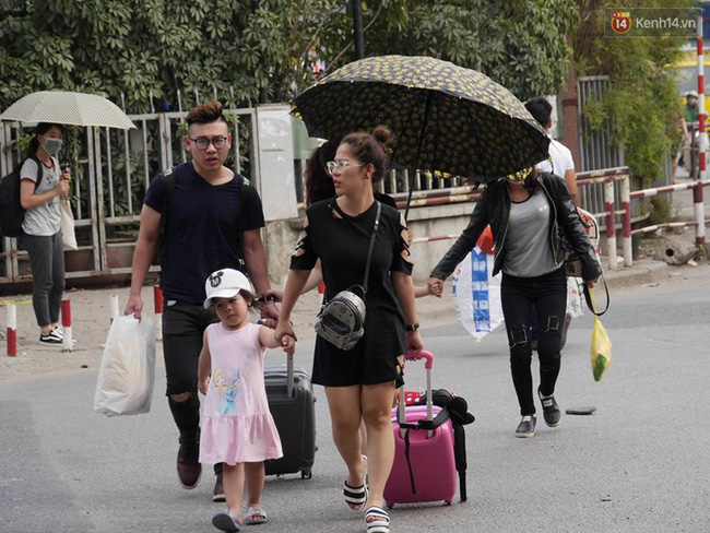 ket thuc 4 ngay nghi le nguoi dan linh kinh do dac quay lai ha noi va sai gon