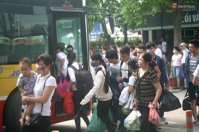 ket thuc 4 ngay nghi le nguoi dan linh kinh do dac quay lai ha noi va sai gon