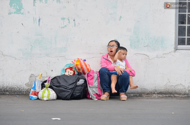 ket thuc 4 ngay nghi le nguoi dan linh kinh do dac quay lai ha noi va sai gon