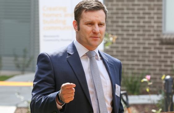 trieu phu usd chua chac duoc nhap cu vao australia