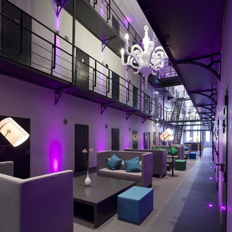 ha lan dat nuoc co nen kinh te phat trien va yen binh bac nhat the gioi nhieu nha tu da phai dong cua vi thieu tu nhan