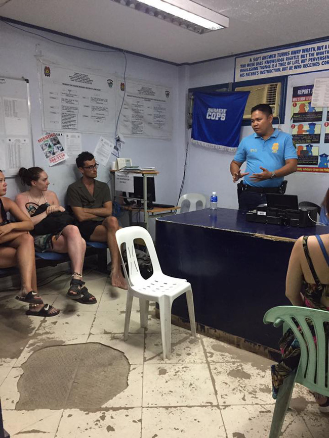 du khach nuoc ngoai bat khoc nuc no vi bi trom het do o thien duong du lich philippines