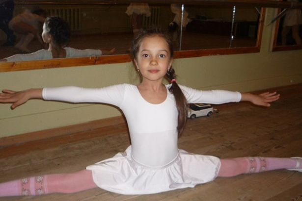 ba me nhan tam sat hai roi nem thi the con gai 12 tuoi tu ban cong