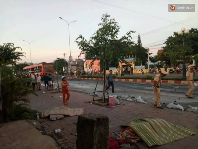 tai nan kinh hoang giua xe tai va xe khach o gia lai it nhat 10 nguoi chet