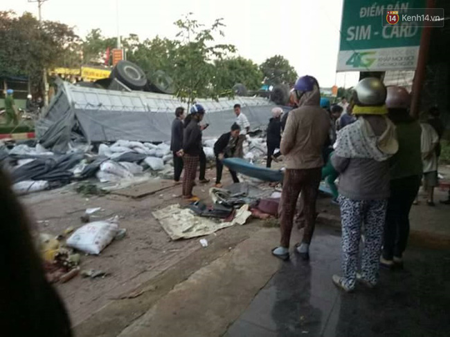 tai nan kinh hoang giua xe tai va xe khach o gia lai it nhat 10 nguoi chet