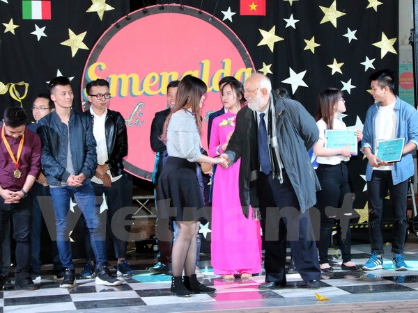 sinh vien viet nam tung bung to chuc festival sinh vien va ngay van hoa viet nam tai italy nam 2017