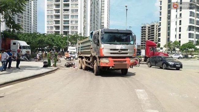 tp hcm nguoi phu nu bi xe ben can tu vong sau khi cho con di hoc